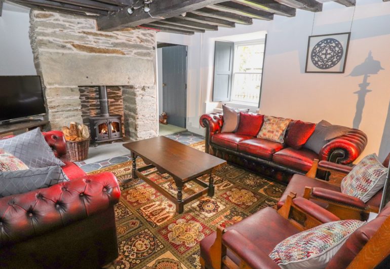 Eyton Lounge with wood burner